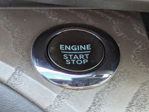 Used 2022 Ford Explorer Platinum w/ Technology Package AWD/4WD image 35