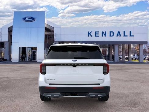 Used 2026 Ford Explorer Active w/ Active Comfort Package AWD/4WD image 5