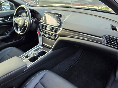 Used 2021 Honda Accord Sport image 9