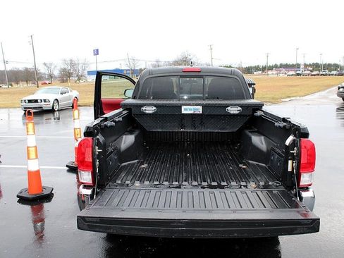 Used 2016 Toyota Tacoma SR5 image 27