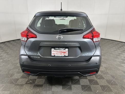 Used 2020 Nissan Kicks S FWD image 5