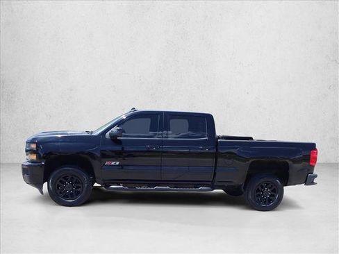 Used 2019 Chevrolet Silverado 2500 LT w/ Midnight Edition AWD/4WD image 2