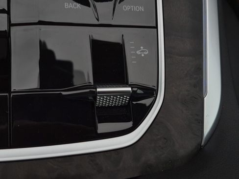 New 2026 BMW X5 xDrive50e image 21