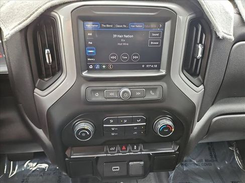 Used 2020 Chevrolet Silverado 1500 Custom w/ Custom Value Package AWD/4WD image 15