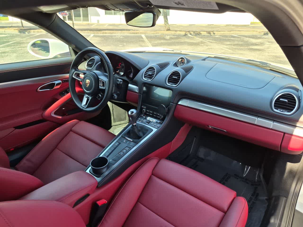 Used 2025 Porsche 718 Cayman RWD image 16