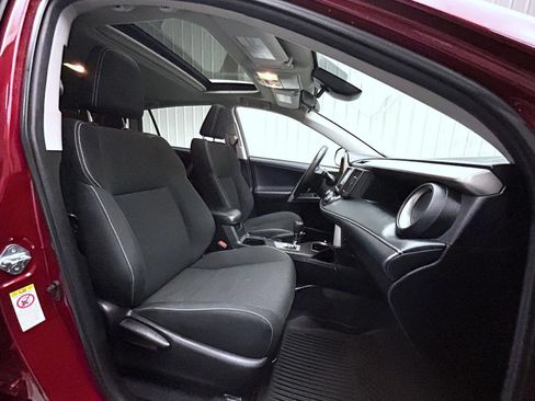 Used 2018 Toyota RAV4 XLE FWD image 15