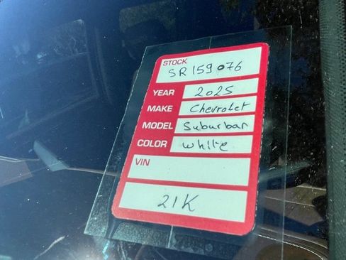 Used 2025 Chevrolet Suburban High Country image 5