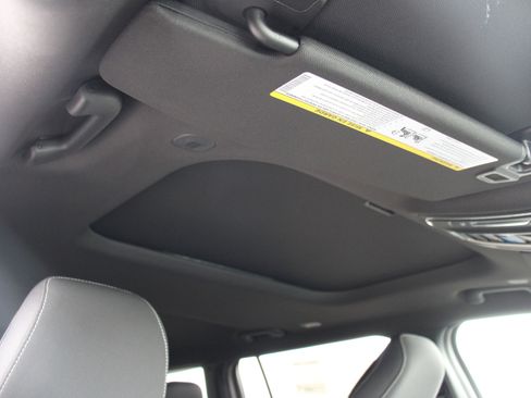 New 2025 Jeep Grand Cherokee L Laredo image 28