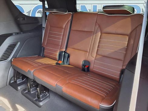 Used 2024 GMC Yukon Denali Ultimate image 11
