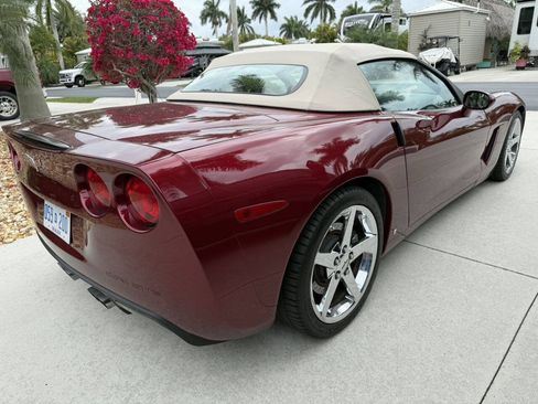 Used 2007 Chevrolet Corvette Convertible w/ Preferred Equipment Group RWD image 9