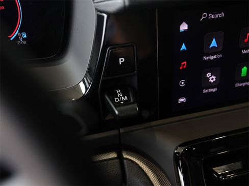 Certified 2025 Porsche Panamera 4 image 24