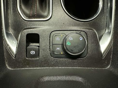 Used 2023 Chevrolet Traverse RS AWD/4WD image 32