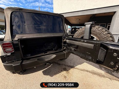 Used 2016 Jeep Wrangler Rubicon w/ Power Convenience Group image 32