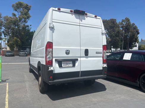 Used 2025 RAM ProMaster 2500 w/ Convenience Group FWD image 4
