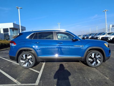 New 2025 Volkswagen Atlas Cross Sport SEL image 8
