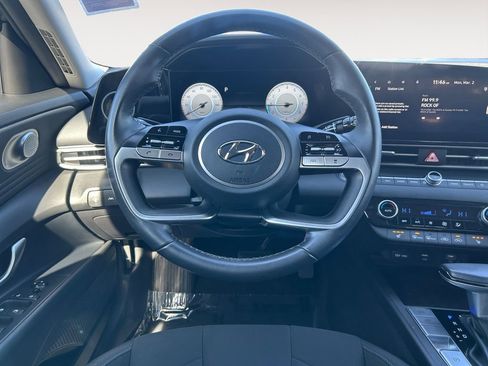 Used 2023 Hyundai Elantra SEL w/ Convenience Package image 14