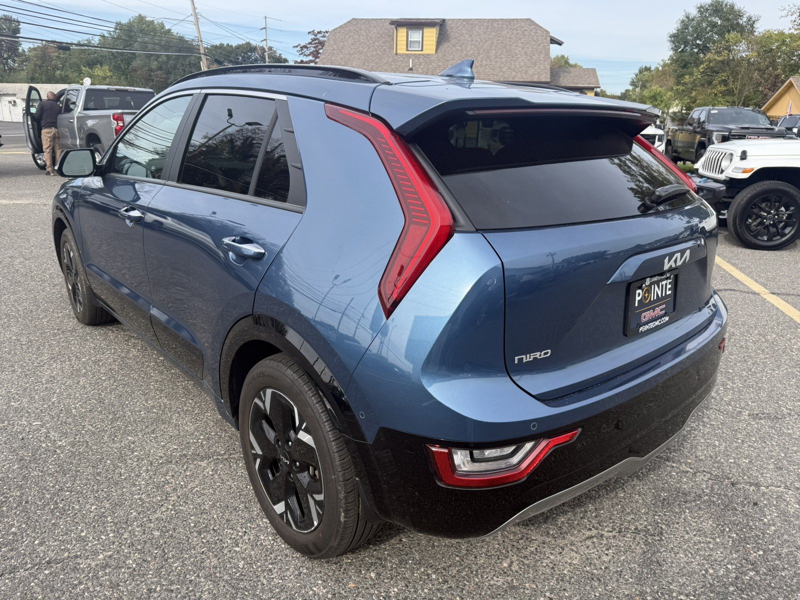 Used 2023 Kia Niro Wave FWD image 5