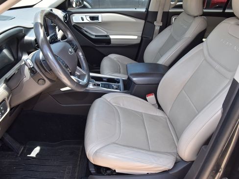 Used 2020 Ford Explorer Platinum w/ Premium Technology Package AWD/4WD image 10