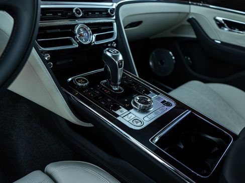 Used 2025 Bentley Flying Spur Speed image 31