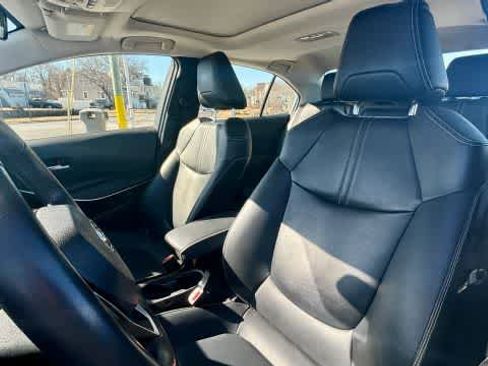 Used 2020 Toyota Corolla XLE image 11