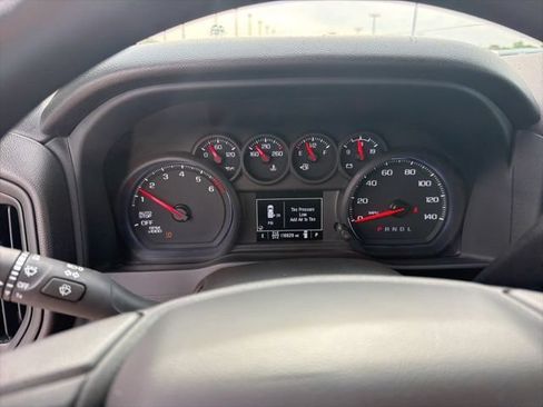 Used 2023 Chevrolet Silverado 1500 Custom AWD/4WD image 31