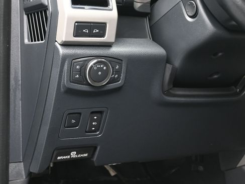 Used 2022 Ford F250 Lariat w/ Tremor Off-Road Package AWD/4WD image 23