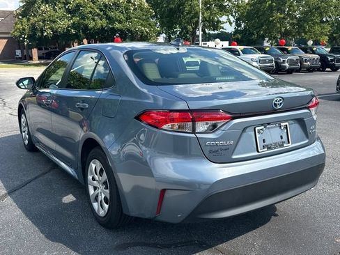 Used 2025 Toyota Corolla LE FWD image 5