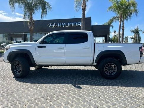 Used 2019 Toyota Tacoma TRD Off-Road w/ Technology Package AWD/4WD image 6