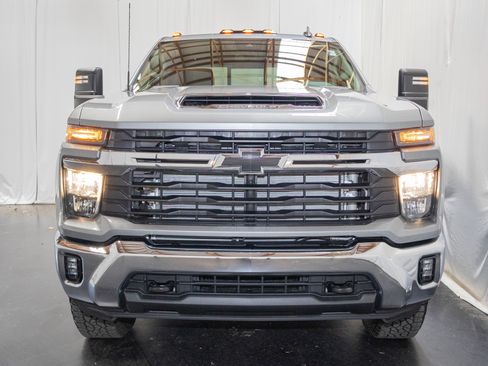 New 2026 Chevrolet Silverado 2500 LT image 2