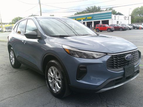 Used 2025 Ford Escape Active AWD/4WD image 12