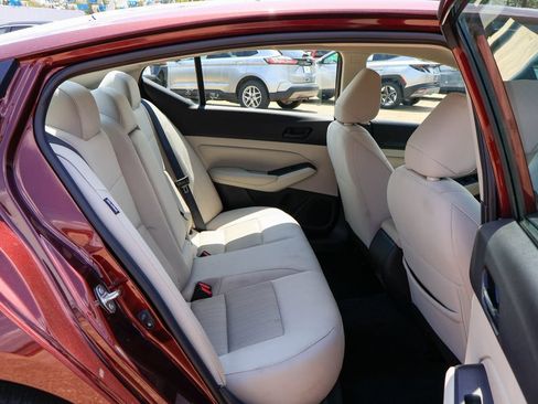 Used 2025 Nissan Altima 2.5 SV FWD image 10