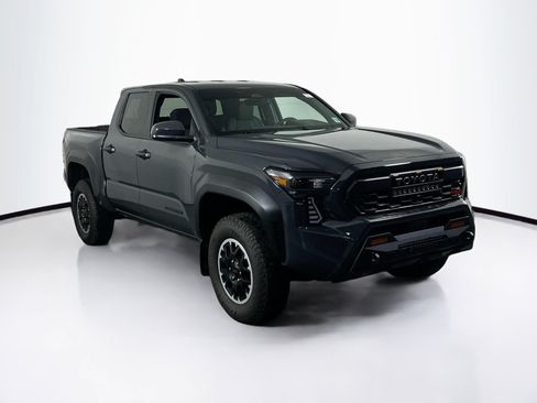 Used 2025 Toyota Tacoma TRD Off-Road AWD/4WD image 3
