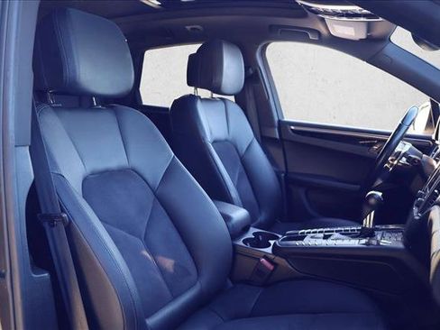 Used 2018 Porsche Macan Sport Edition image 25