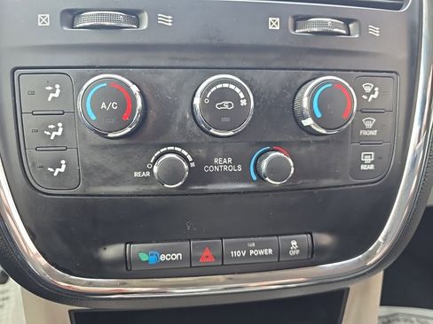 Used 2012 Dodge Grand Caravan SXT w/ Entertainment Group 1 image 19