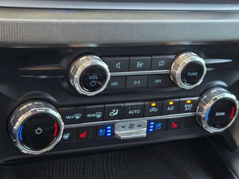 Used 2024 Ford F250 Platinum AWD/4WD image 19
