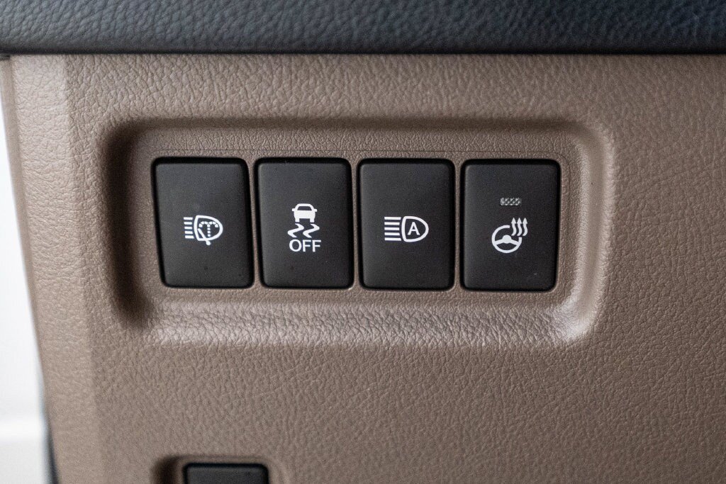 Used 2023 Lexus GX 460 Premium w/ Accessory Package AWD/4WD image 25