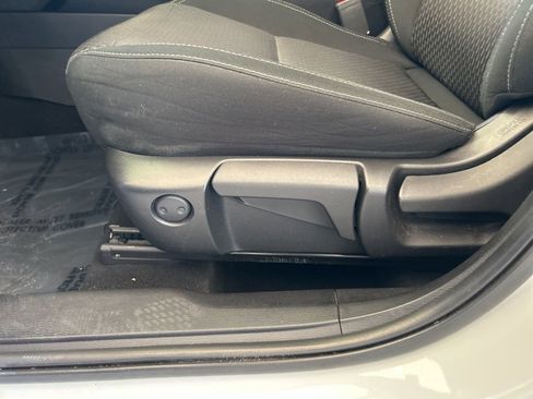 Used 2022 Mitsubishi Outlander ES image 39