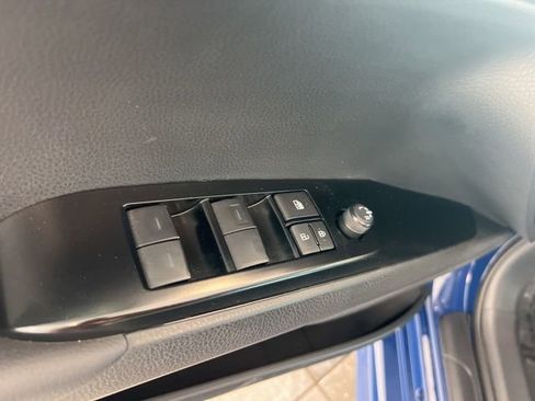 Used 2025 Toyota Camry SE image 9