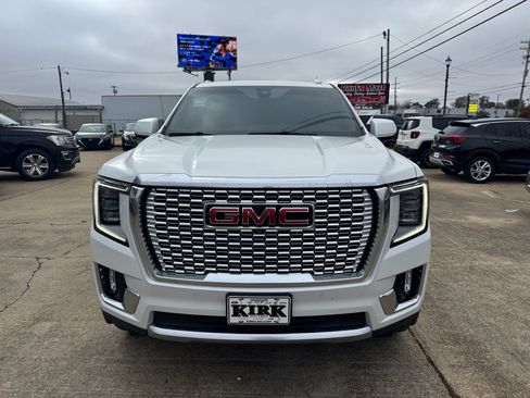 Used 2022 GMC Yukon XL Denali w/ Denali Reserve Package image 7