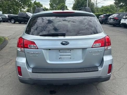 Used 2013 Subaru Outback 2.5i Limited AWD/4WD image 7
