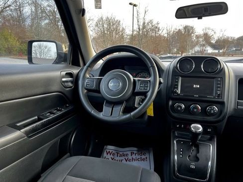 Used 2014 Jeep Patriot Latitude w/ Sun/Sound Group image 31