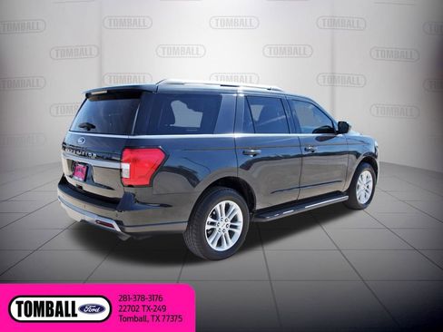 Certified 2024 Ford Expedition XLT image 7