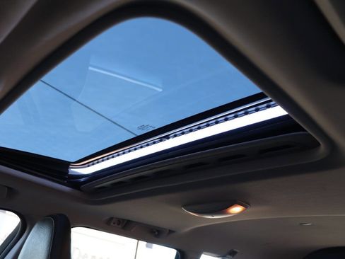 Used 2010 Volvo XC70 3.2 image 34