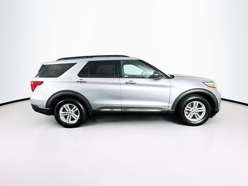 Used 2022 Ford Explorer XLT RWD image 10