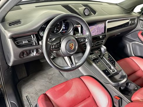Certified 2023 Porsche Macan AWD/4WD image 4