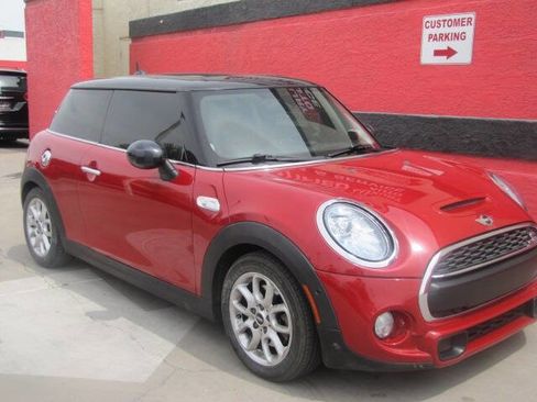 Used 2018 MINI Cooper S FWD image 1