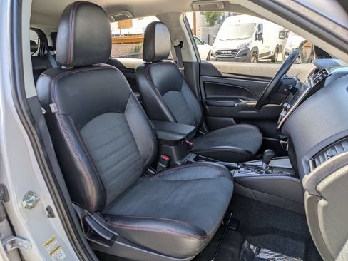 Used 2025 Mitsubishi Outlander Sport SE AWD/4WD image 28