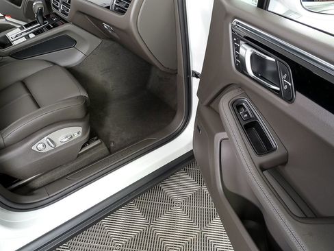 New 2026 Porsche Macan AWD/4WD image 26