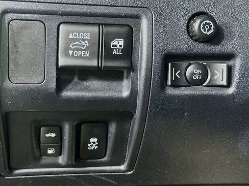 Used 2012 Lexus IS 250C image 17