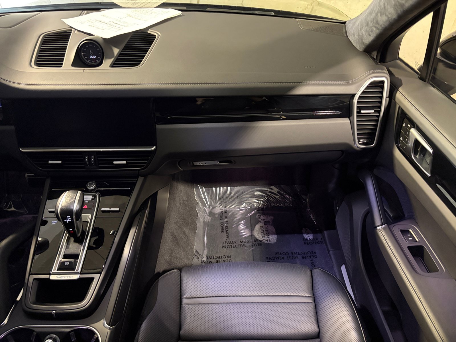 Certified 2023 Porsche Cayenne Turbo AWD/4WD image 25